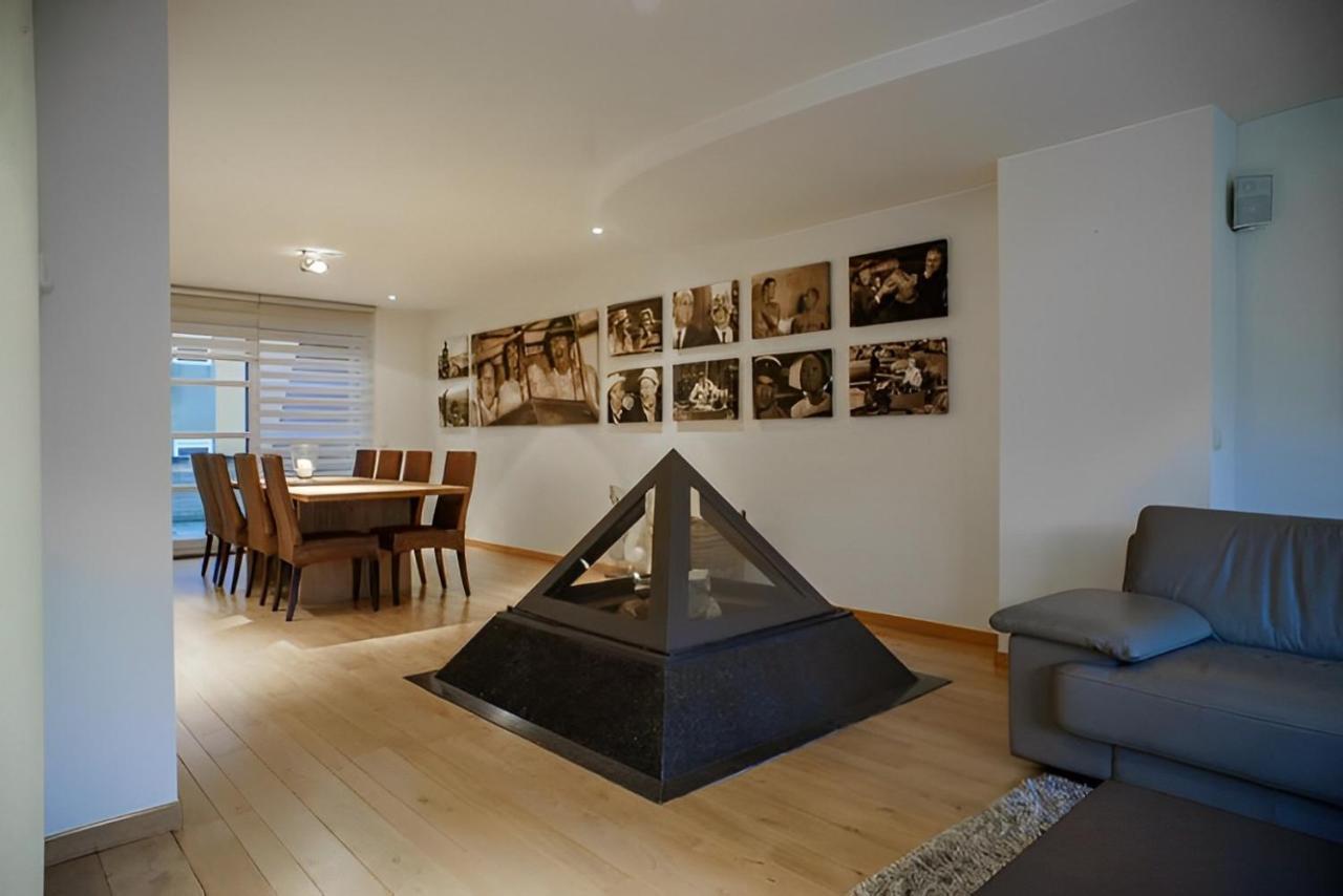 Big And Comfortable Triplex In Knokke Екстер'єр фото